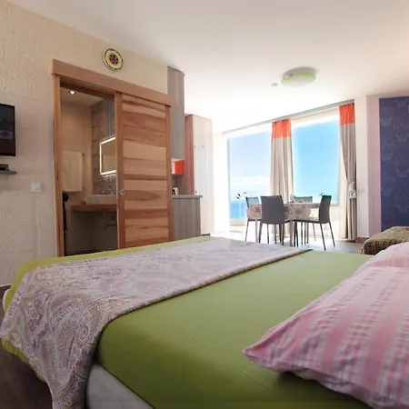 Angels' Place Aria *